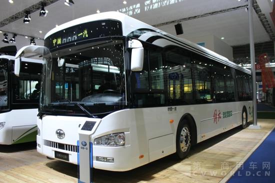 一汽解放展示12米EV純電動城市客車 (2).jpg