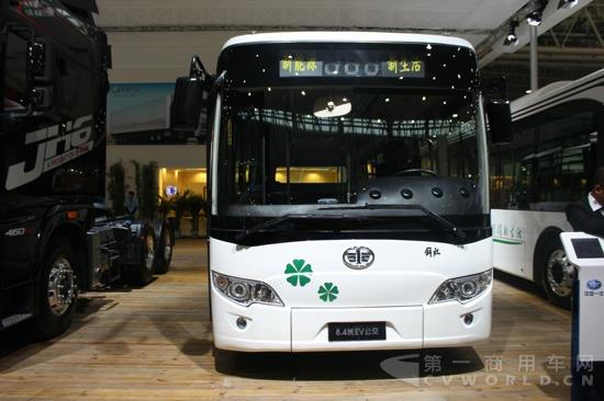 一汽解放展示8.4米EV純電動城市客車 (1).jpg