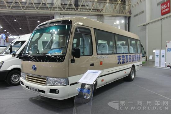 揚(yáng)子江客車展示7米純電動客車 (2).jpg