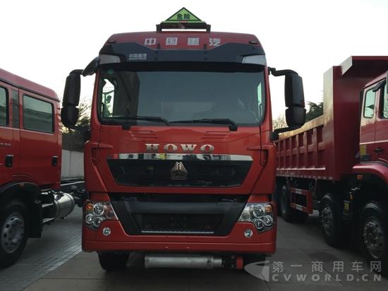 中國重汽HOWO T5G 340 危險品運輸車 2.jpg