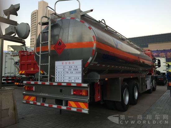 中國重汽HOWO T5G 340 危險品運輸車 3.jpg