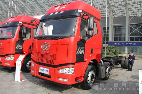 解放J6M 6×2載貨車(少片簧大容積) (2).jpg