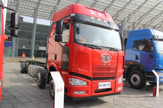 解放J6M 6×2載貨車(少片簧大容積) (1).jpg