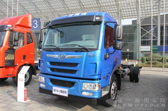 解放龍V 4×載貨車底盤 (4).jpg