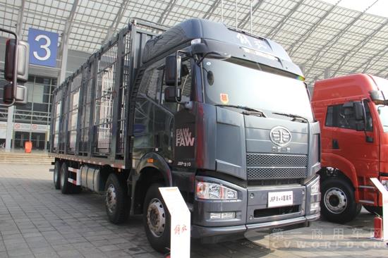 一汽解放J6P 8×4畜禽車 (2).jpg 一汽解放J6P 8×4畜禽車 (2).jpg