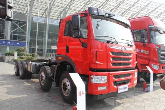 解放悍V 8×4渣土車,濰柴270馬力 (1).jpg