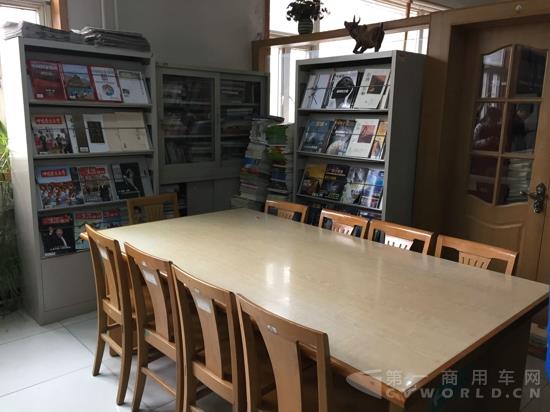七彩書屋.jpg