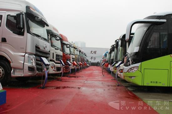 現(xiàn)場展車 (1).jpg