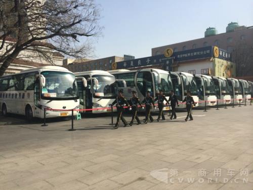 78輛宇通客車為2015全國“兩會(huì)”提供服務(wù) (2).JPG