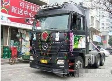 奔馳重卡2.png