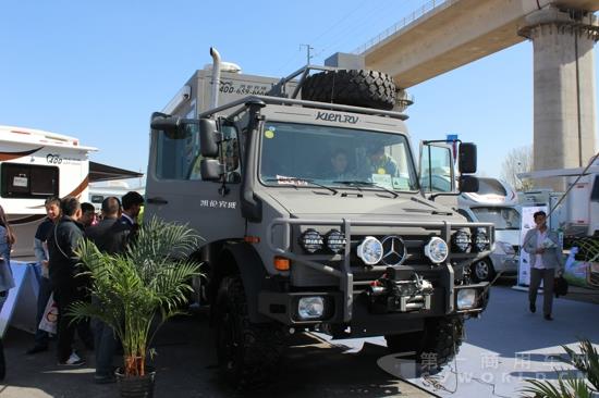 價值400萬的宇通越野房車.jpg