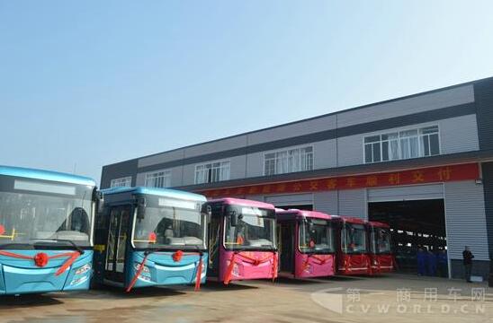 廣西源正新能源客車.jpg