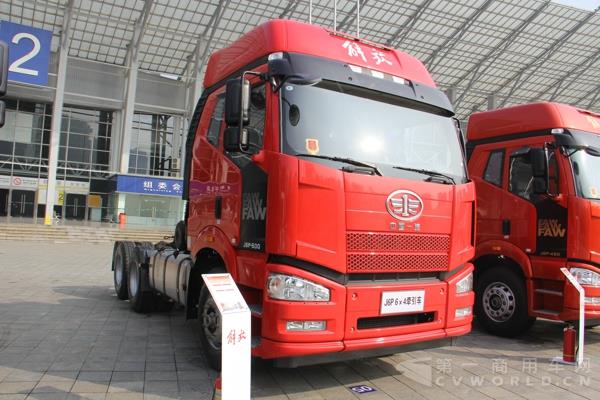 解放J6P 6×4牽引車，搭載錫柴13L 500馬力發(fā)動(dòng)機(jī) (7).jpg