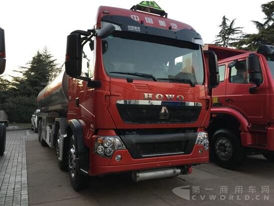 中國重汽HOWO T5G 340 危險品運輸車.jpg