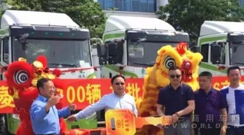 春風(fēng)十里交車 客戶現(xiàn)場下單（86臺(tái)）.jpg