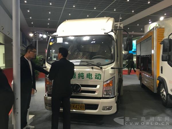 東風(fēng)特汽3T純電動(dòng)物流車1.jpg