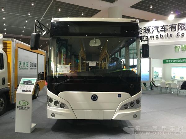 申龍牌10.5米純電動(dòng)公交車2.jpg
