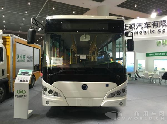 申龍10.5米純電動(dòng)公交車（1）.png