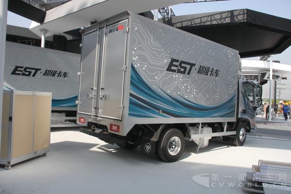 福田奧鈴CTS超級卡車 (1).jpg