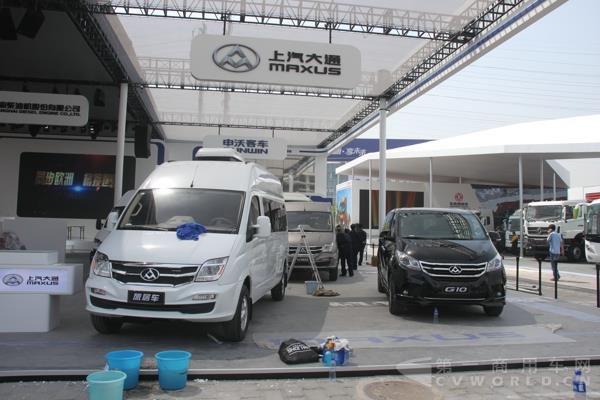 上汽大通室外展車.jpg 上汽大通室外展車.jpg