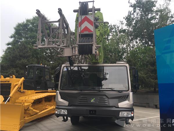 現(xiàn)場展車 3.jpg 現(xiàn)場展車 3.jpg