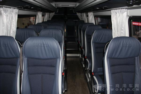依維柯New Daily Tourys商旅車 (3).jpg