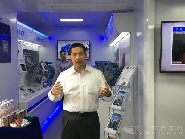 伊頓工程師講解伊頓車輛解決方案.jpg 伊頓工程師講解伊頓車輛解決方案.jpg