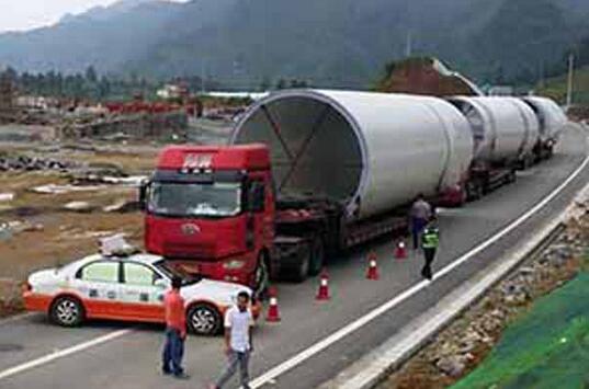 巨無霸貨車.jpg