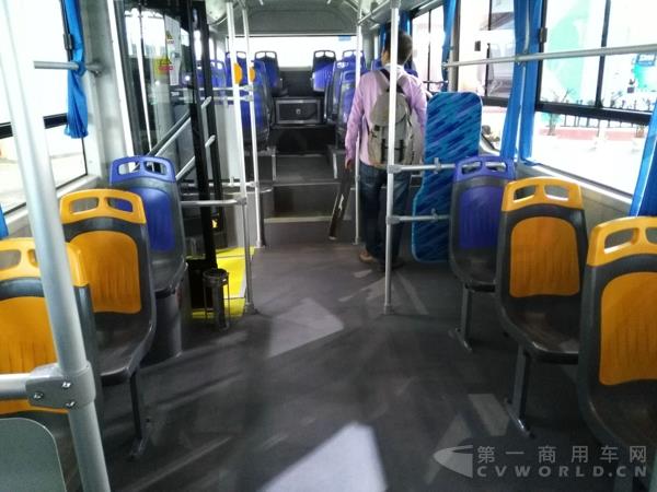 宇通燃料電池車內(nèi)飾2.jpg