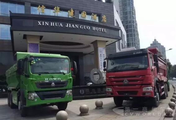 首批20臺(tái)新型環(huán)保渣土車(chē)入駐九江市2.jpg