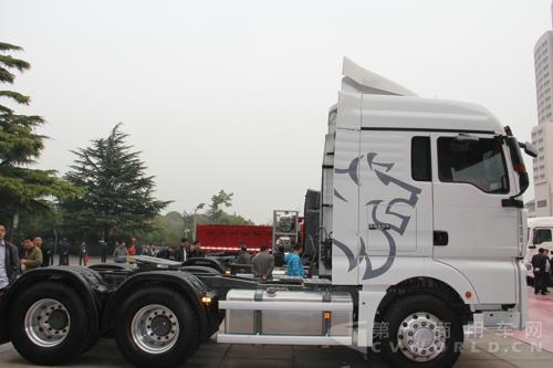 重汽SITRAK C7H國四牽引車-440馬力 (5).jpg