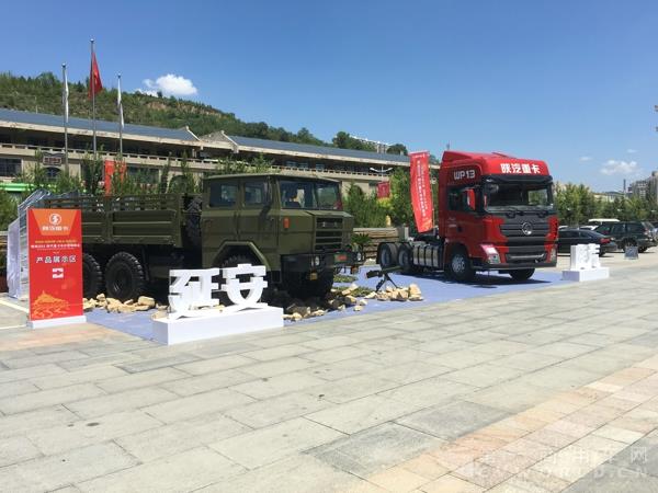 現(xiàn)場展車.jpg