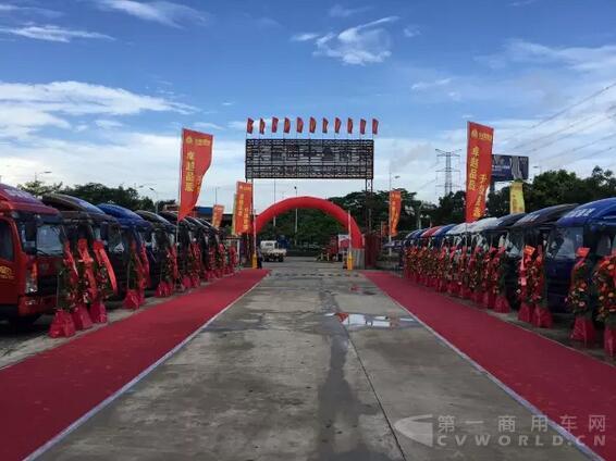 中國重汽HOWO輕卡一天訂出179臺，用戶看中它什么？.jpg
