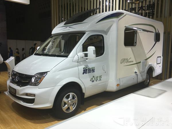 上汽大通V80 C型房車4.jpg