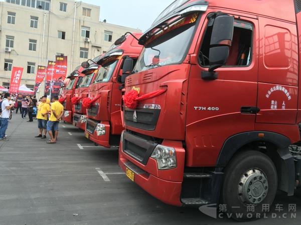 現(xiàn)場展車3.jpg
