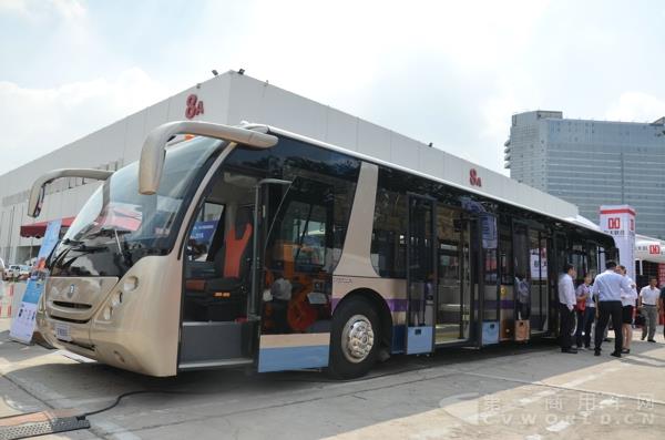 宇通機(jī)場擺渡車 (8).jpg