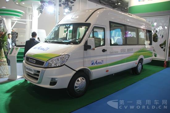 臺灣太源創(chuàng)新公司展出的純電動商務客車 (1).jpg