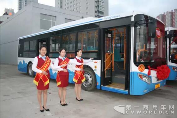 銀隆新能源純電動(dòng)客車(chē).jpg
