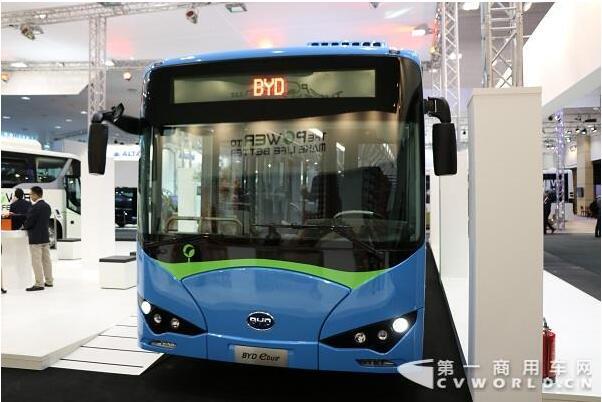 比亞迪純電動(dòng)公交車亮相漢諾威車展.jpg