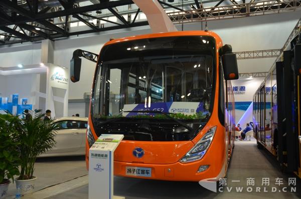 威龍G52純電動在線充公交車.jpg