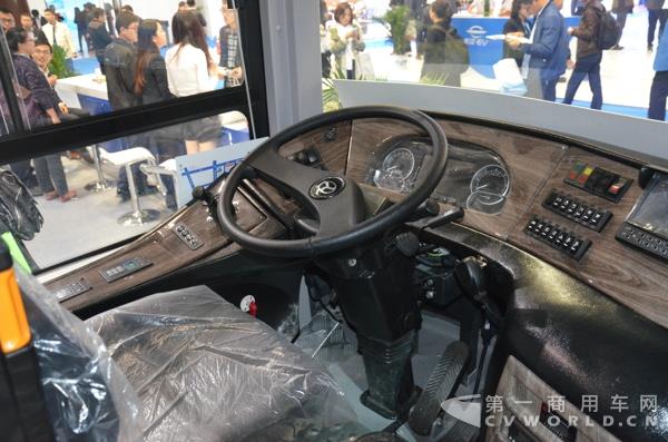 超輕一號G92純電動公交車駕駛室.jpg