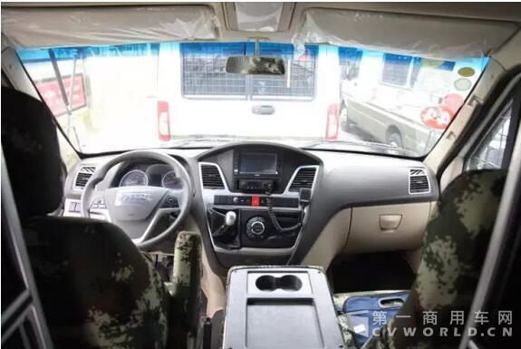 南京依維柯武警湖北省總隊防暴巡邏車圓滿交付！6.jpg