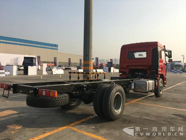 陜汽德龍L3000牽引車3.jpg