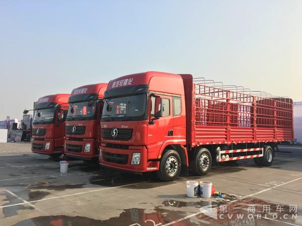 陜汽德龍X3000輕量化柵欄運輸車.jpg