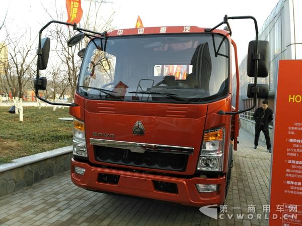 HOWO悍將輕量化載貨車，搭載云內(nèi)D25發(fā)動機(jī)2.jpg