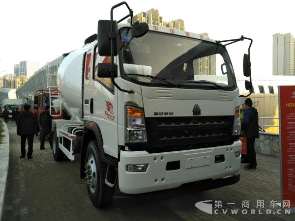 HOWO統(tǒng)帥小方量攪拌車，搭載MC05 180ps發(fā)動機(jī)2.jpg