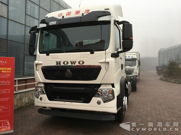 豪沃T5G 6×2 七氣囊載貨車底盤 3.jpg