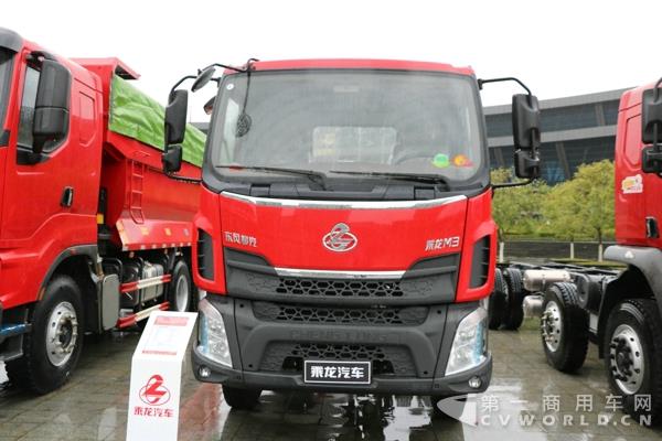 新乘龍M3標(biāo)載運(yùn)輸型牽引車.jpg