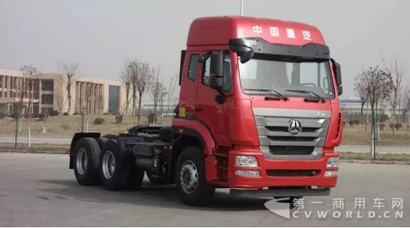 自重低至7.6噸 重汽2017版豪瀚6×4牽引車來了！.jpg