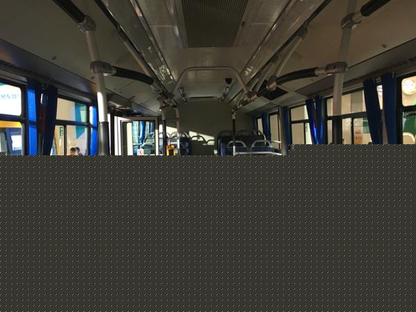 福田歐輝BJ6123系列插電式混合動(dòng)力客車3.jpg
